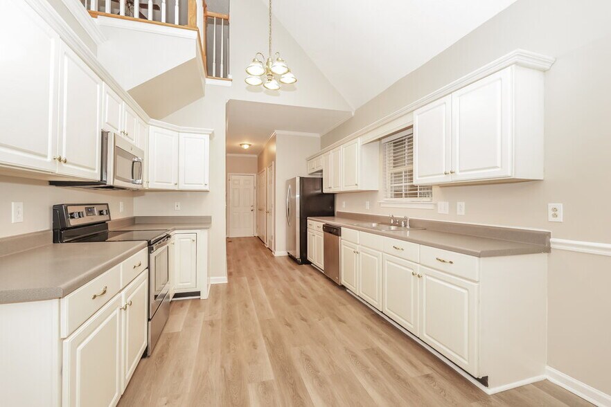 Building Photo - 3019 Overhill Ct