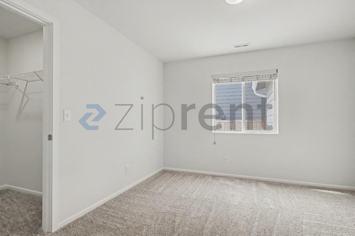 Building Photo - 9168 Candytuft Ln SE