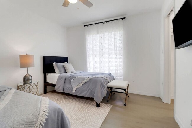 Building Photo - 1514 Forest Lakes Blvd