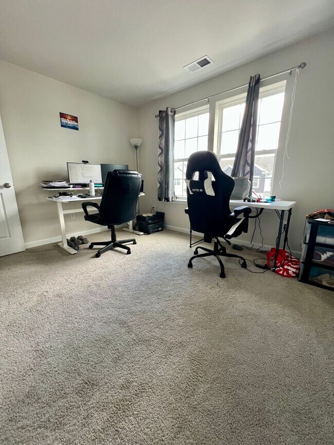 Building Photo - Stunning 4-Bed Townhome in Quakertown! Available NOW!