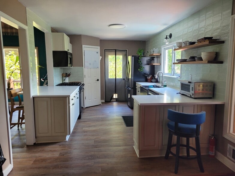 Building Photo - 967 Smoketree Dr