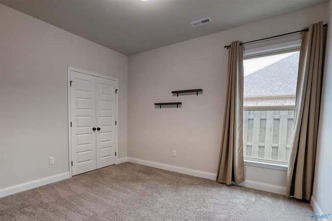 Building Photo - 12786 Juniors Dr