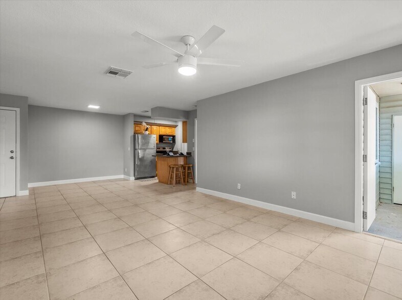 Building Photo - 230 Thorntree Pl