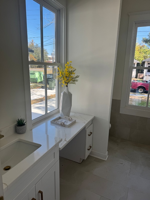 Building Photo - 265 N Dearborn St