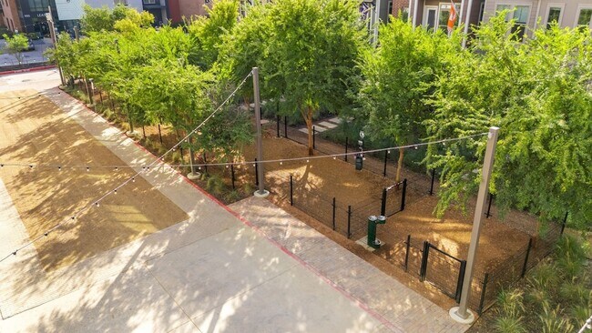 Building Photo - 1053 Manacor Ln