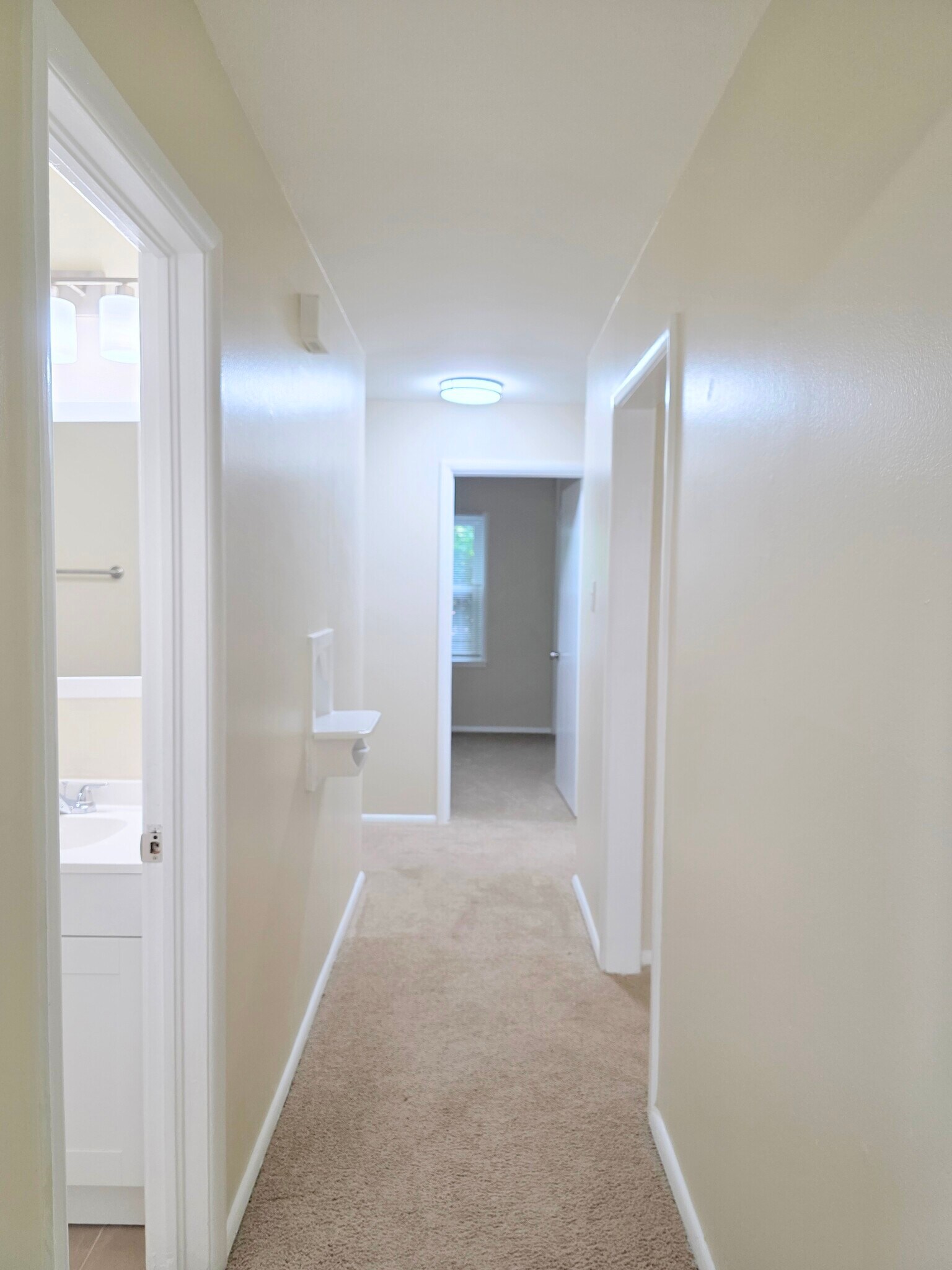 Building Photo - 4014 Sun Valley Dr