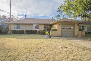 Building Photo - 2316 Barclay Rd