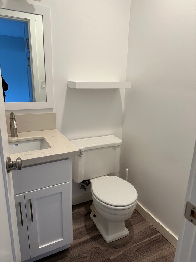 Building Photo - 732 9th St