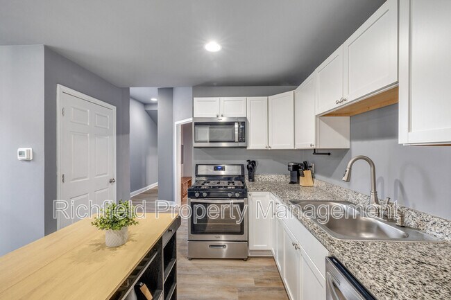 Building Photo - 43 N Beville Ave