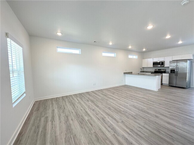 Building Photo - 1070 Boardwalk Ave