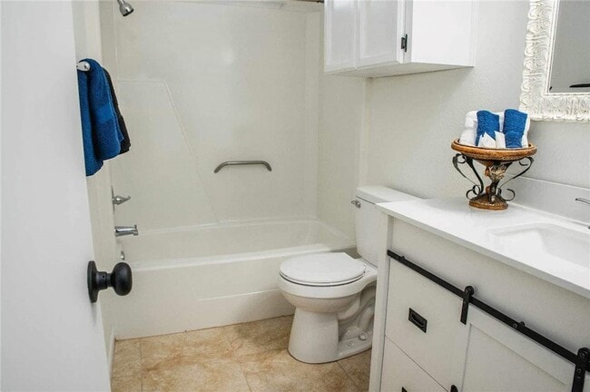 Building Photo - 9563 Goldfinch Cir