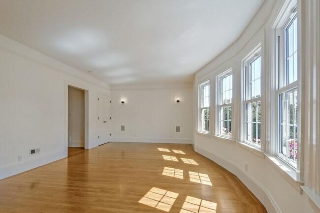 Building Photo - 3217-21 Gough Street Apartments