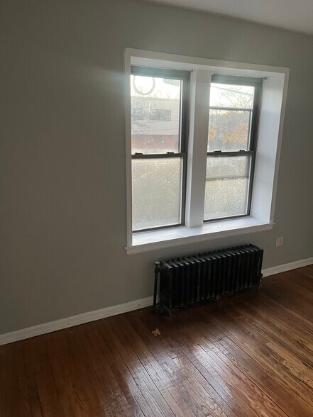 Building Photo - 433 Lincoln Ave