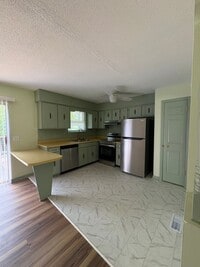 Building Photo - 3 Bedroom 2.5 Bath House