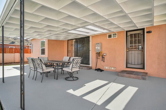 Building Photo - Stunning Remodeled Corner-Lot Home – An En...