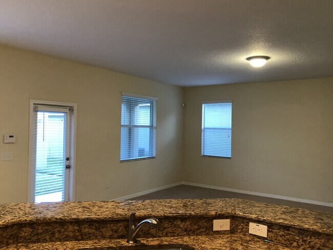 Building Photo - Beautiful Renovated 3/2.5 Located In Independence