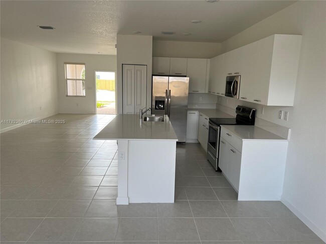 Building Photo - 2303 NW 131st Cir