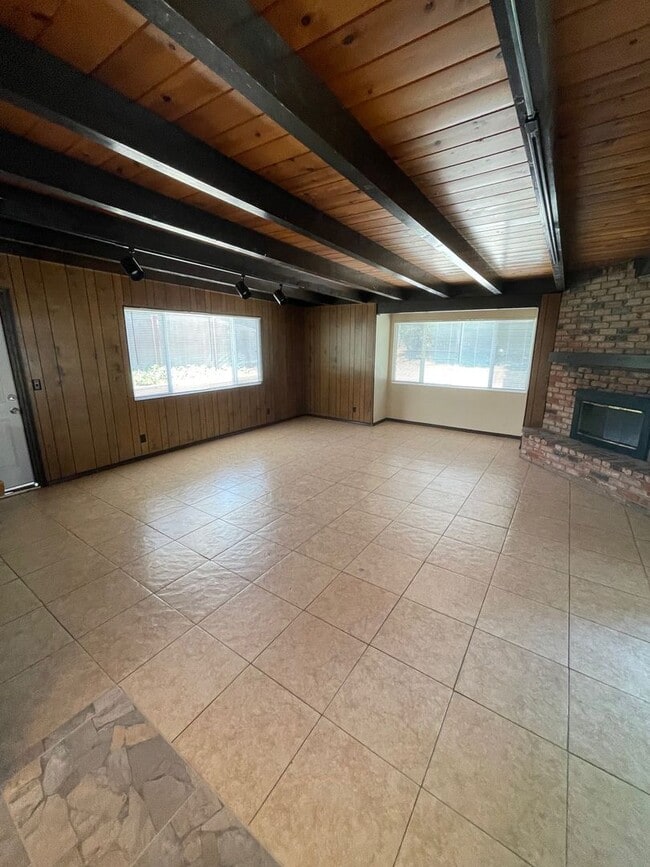 Building Photo - Spacious 4BR Cul-de-Sac Home with Large Backyard & Attached Garage