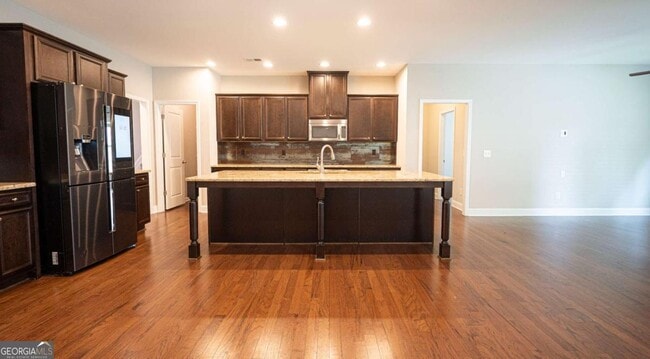 Building Photo - 3731 Ivy Lawn Dr NE