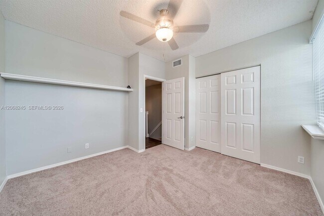 Building Photo - 8040 Sanibel Dr