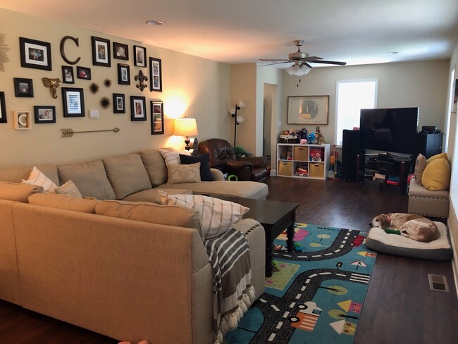 Building Photo - 3BR 2.5BA Charming Home in Old Concord