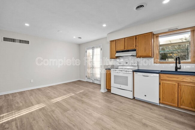 Building Photo - 1503 Wexford Ave