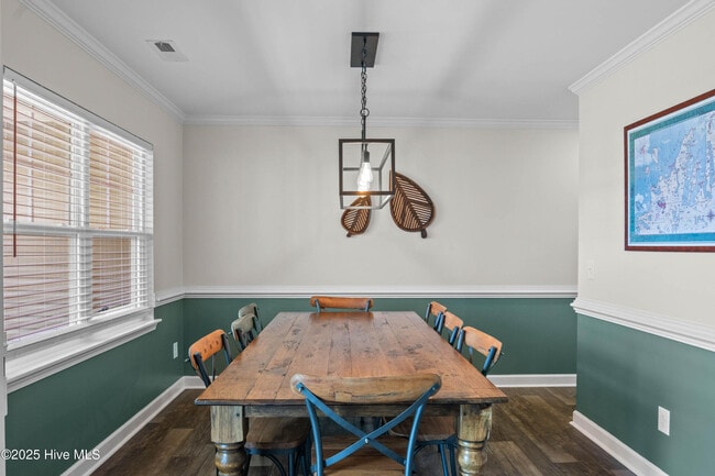 Building Photo - 410 Silverstone Pl