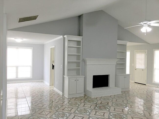 Building Photo - 2515 Freemans Walk Dr
