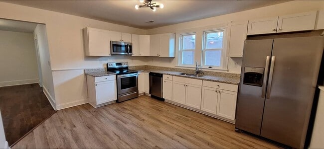 Building Photo - 3403 South St