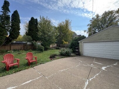 Building Photo - 980 6th St E