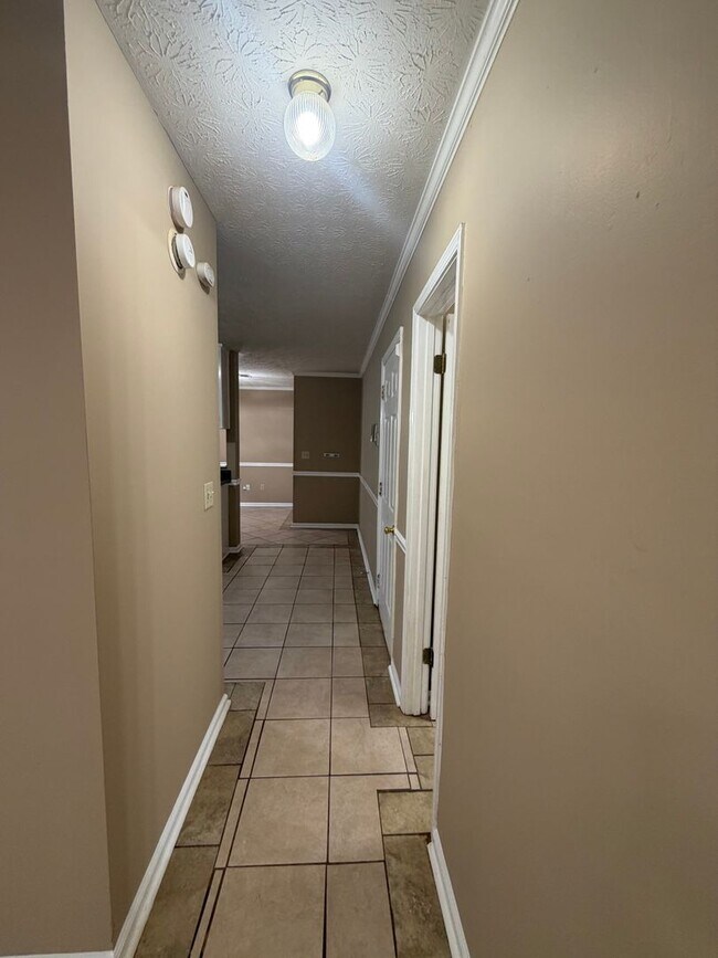 Building Photo - Charming Two-Story Home on a Corner Lot in Jonesboro