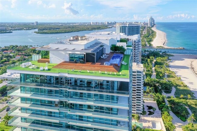 Building Photo - 10201 Collins Ave