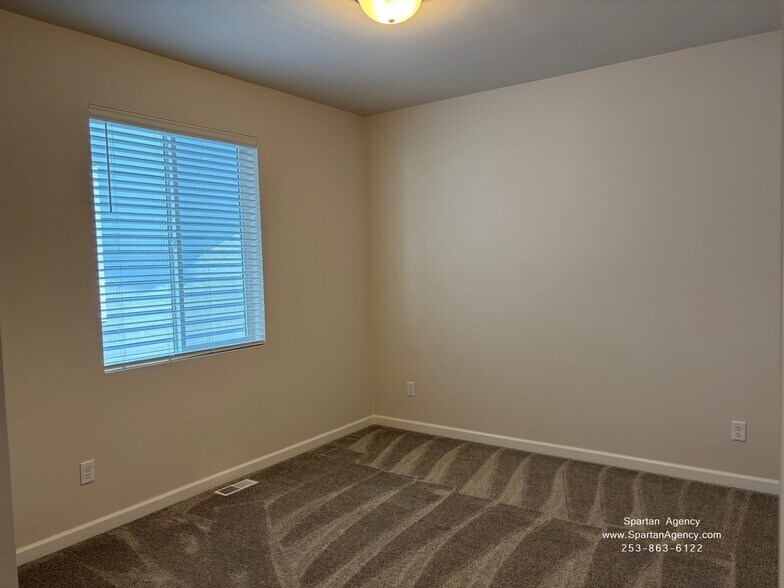Building Photo - 15017 Tyee Dr E