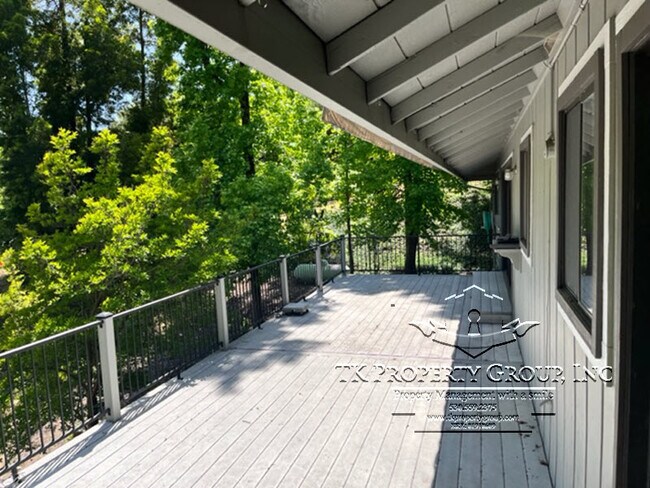 Building Photo - 13285 Sugarbush Ct