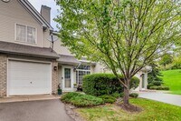 Building Photo - 2BR Woodbury Townhome with flexible lease term!