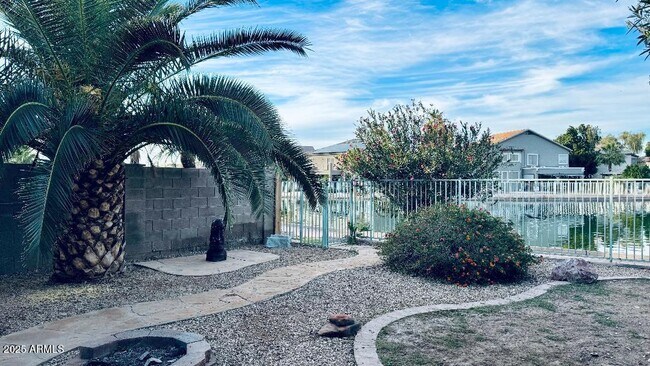 Building Photo - 10752 W Granada Rd