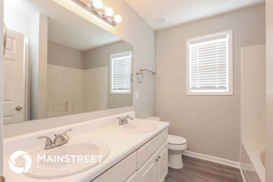 Building Photo - 5113 Limewood St