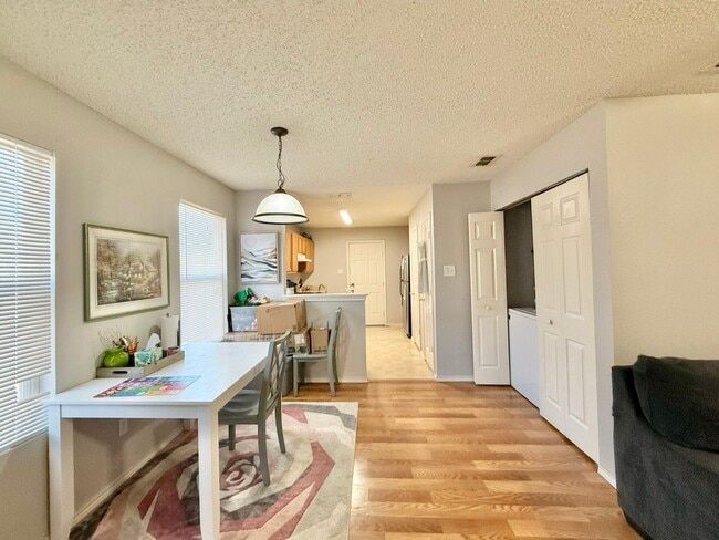 Building Photo - Lease Takeover Opportunity Available!