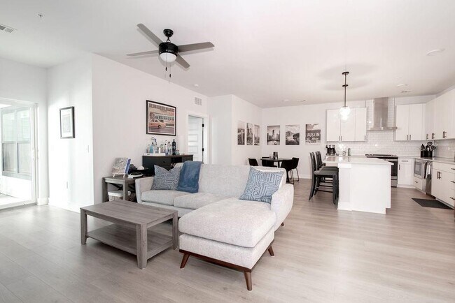 Building Photo - 3101 Govalle Ave