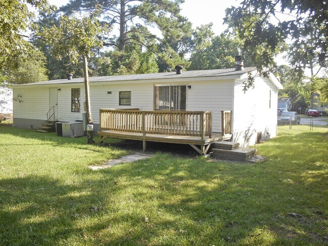 Building Photo - Limited-Time Move-In Special: No Deposit! Mobile Home in West Chatham with Fenced Yard