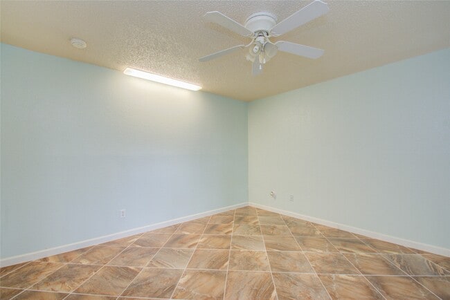 Building Photo - 2750 Holly Hall St