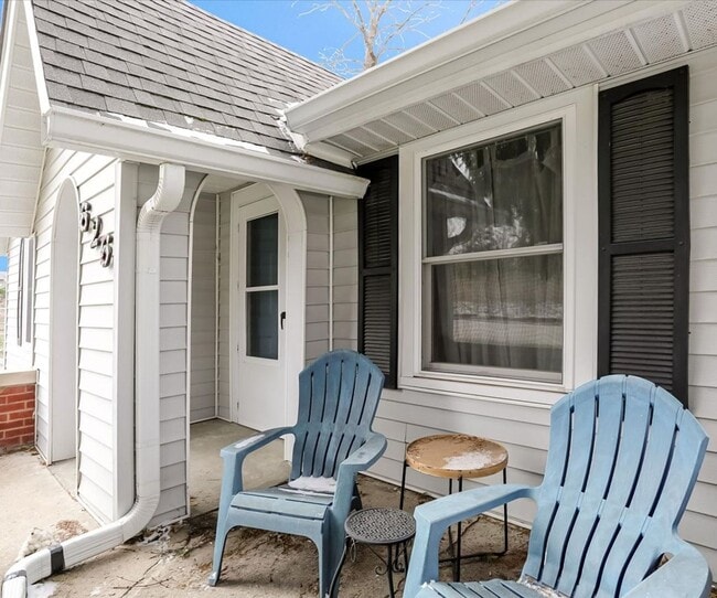 Building Photo - Beautiful New Listing Available August 21, 2026.  Monthly rent $2,100