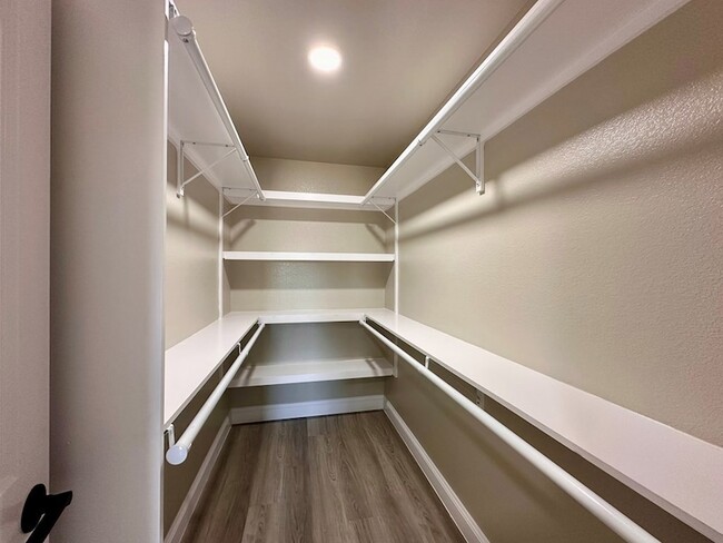 Building Photo - 1012 W 26th St