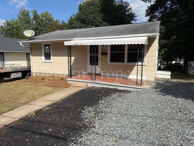 Building Photo - 2621 Stockton St