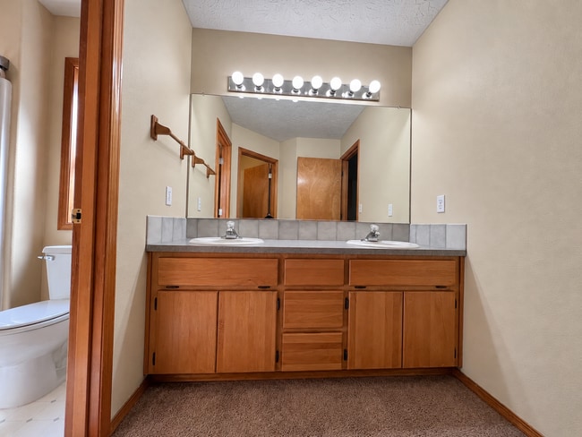 Building Photo - 17027 SW Lynnly Way
