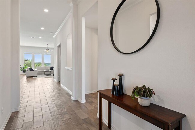 Building Photo - 4700 Topacio Dr