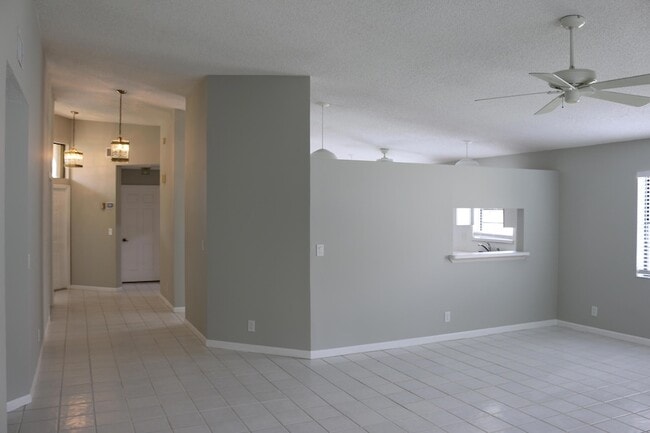 Building Photo - 2668 La Lique Cir