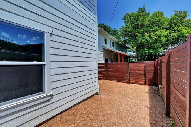 Building Photo - 4718 Depew Ave