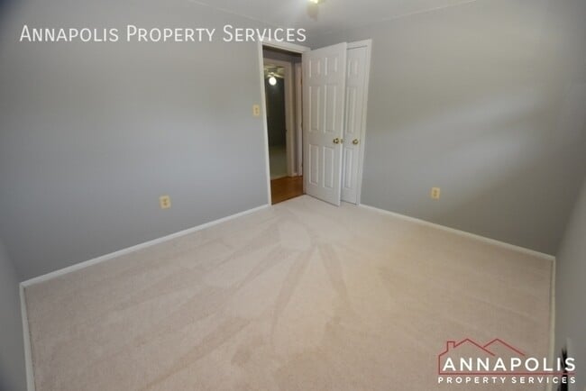 Building Photo - 804 Pin Oak Rd