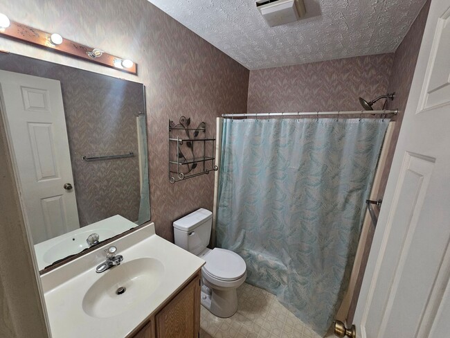 Building Photo - Cypress Bay Golf &amp; Racquet - W7